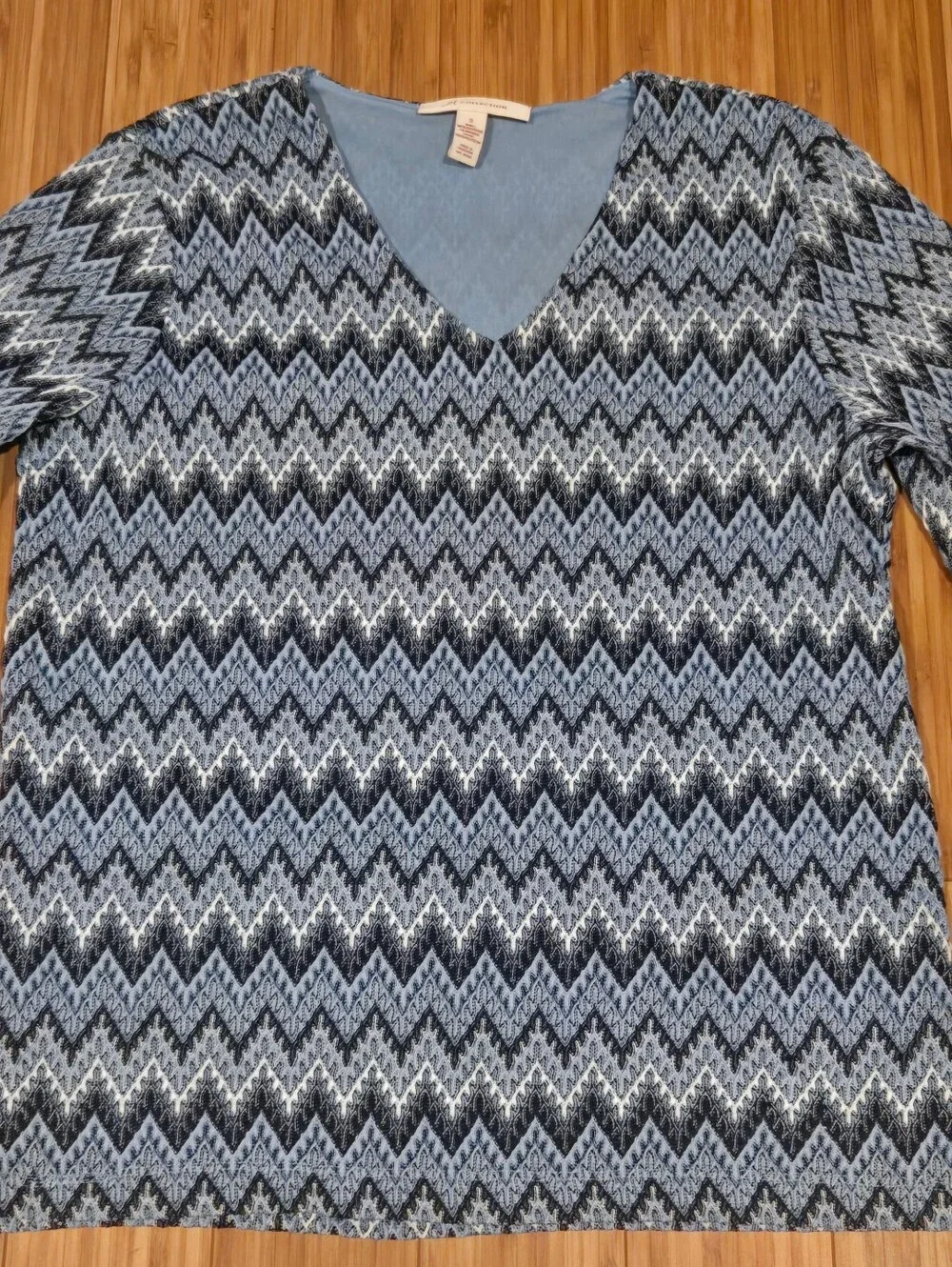 JM Collection Blue Chevron V-Neck Knit Top